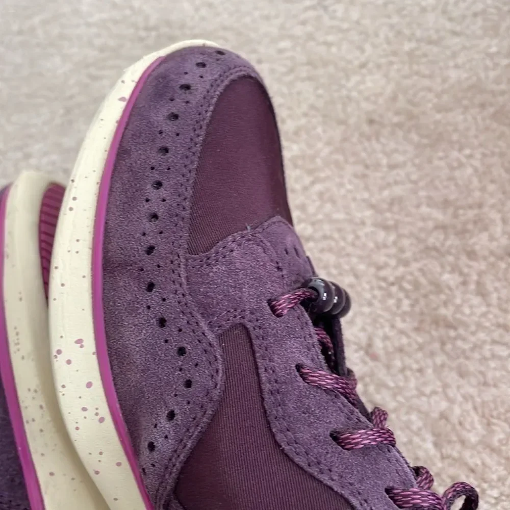 Clarks Sportswear Purple Leather Suede Brogue Sneakers - Women's Size 9.5